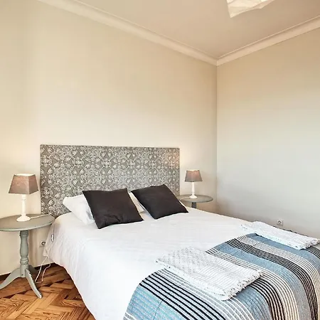 Fuer 17 Personen Und 1 Kind In Lejlighed Lisboa